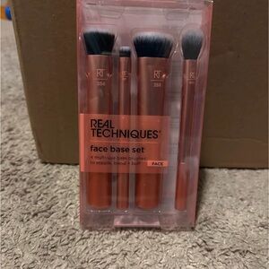 Real Techniques Face Base Brush Set - Orange